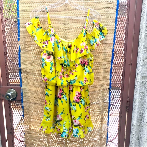 Love Culture Summer Romper Women’s Medium NWT - Picture 2 of 14